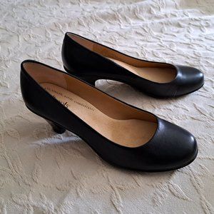 Softspots leather pumps